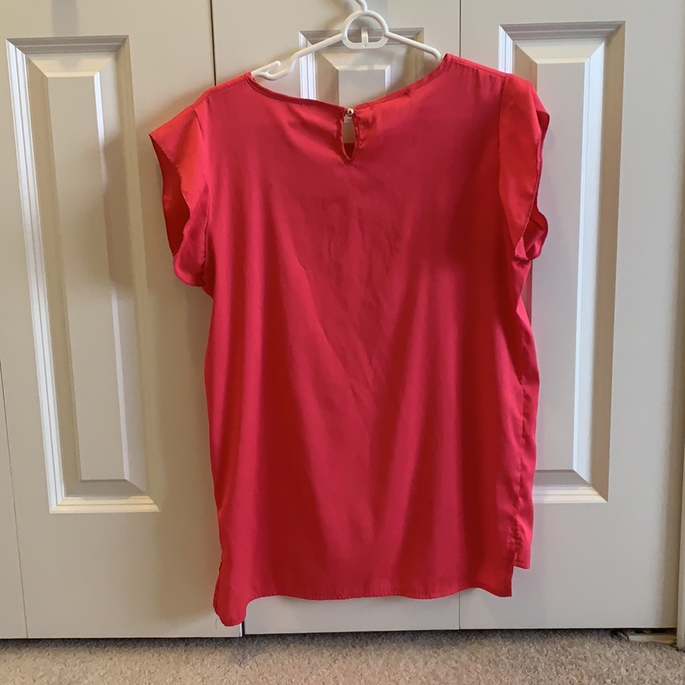 Cute top! - Picture 3 of 3